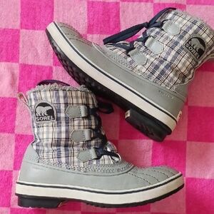 Sorel Plaid Gray And Blue Winterproof Winter Boots. In Great Condition. Size 8.
